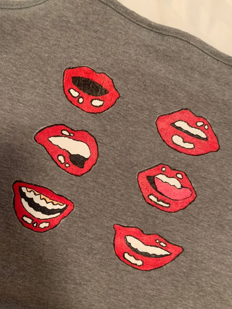 Hand painted Lip Tank Gray - Image 6