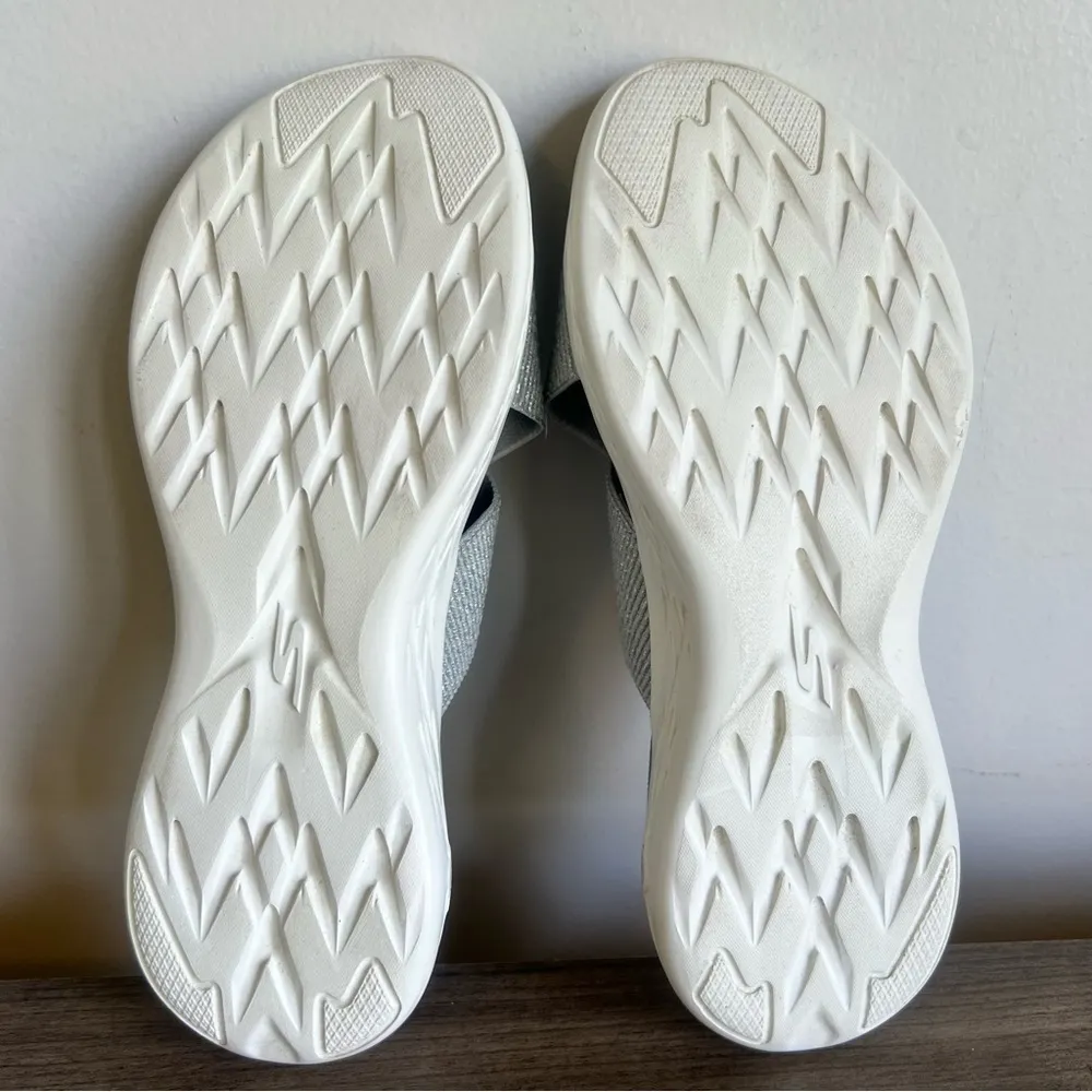 Skechers On The Go Glistening Silver Women's Sandal Size 9 SKU#24636 - Image 9