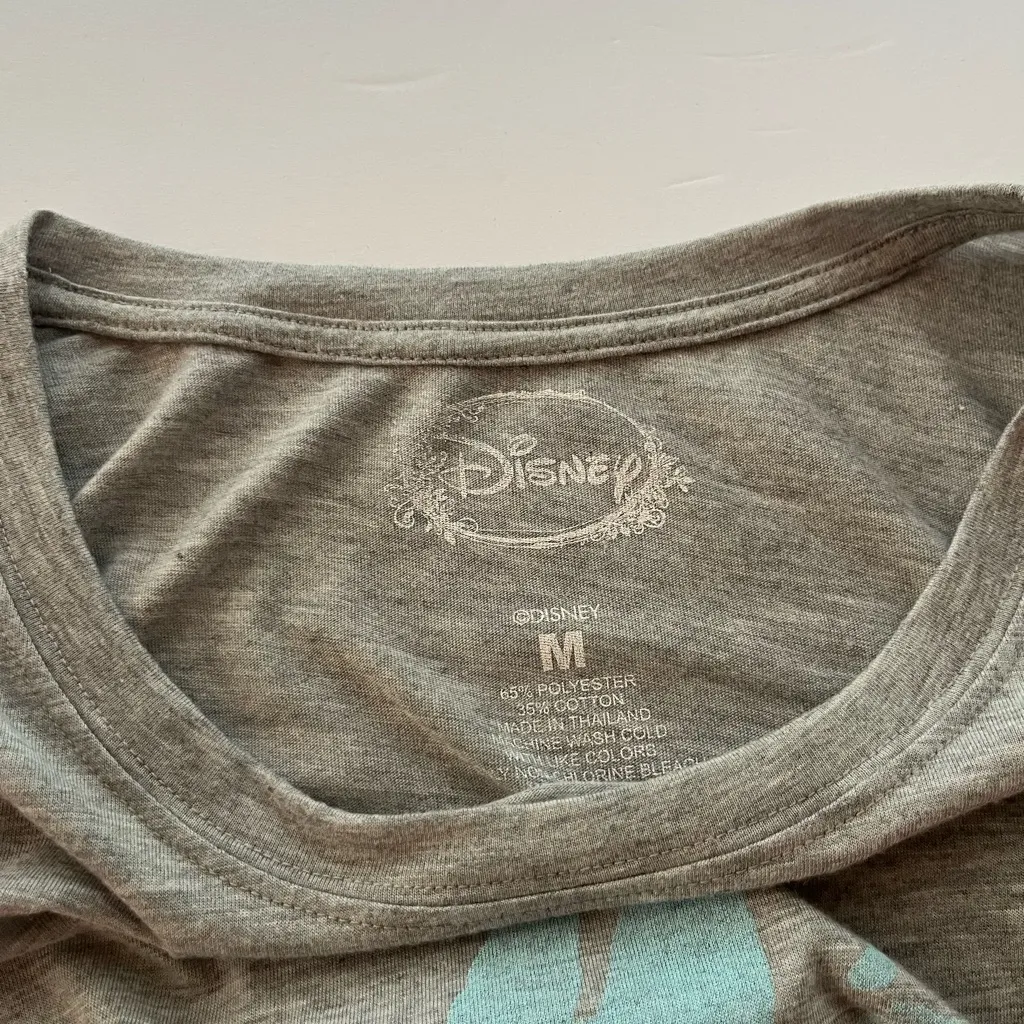 DISNEY POCAHONTAS‎ WOMEN’s (M) TEE PRE-owned - Image 3
