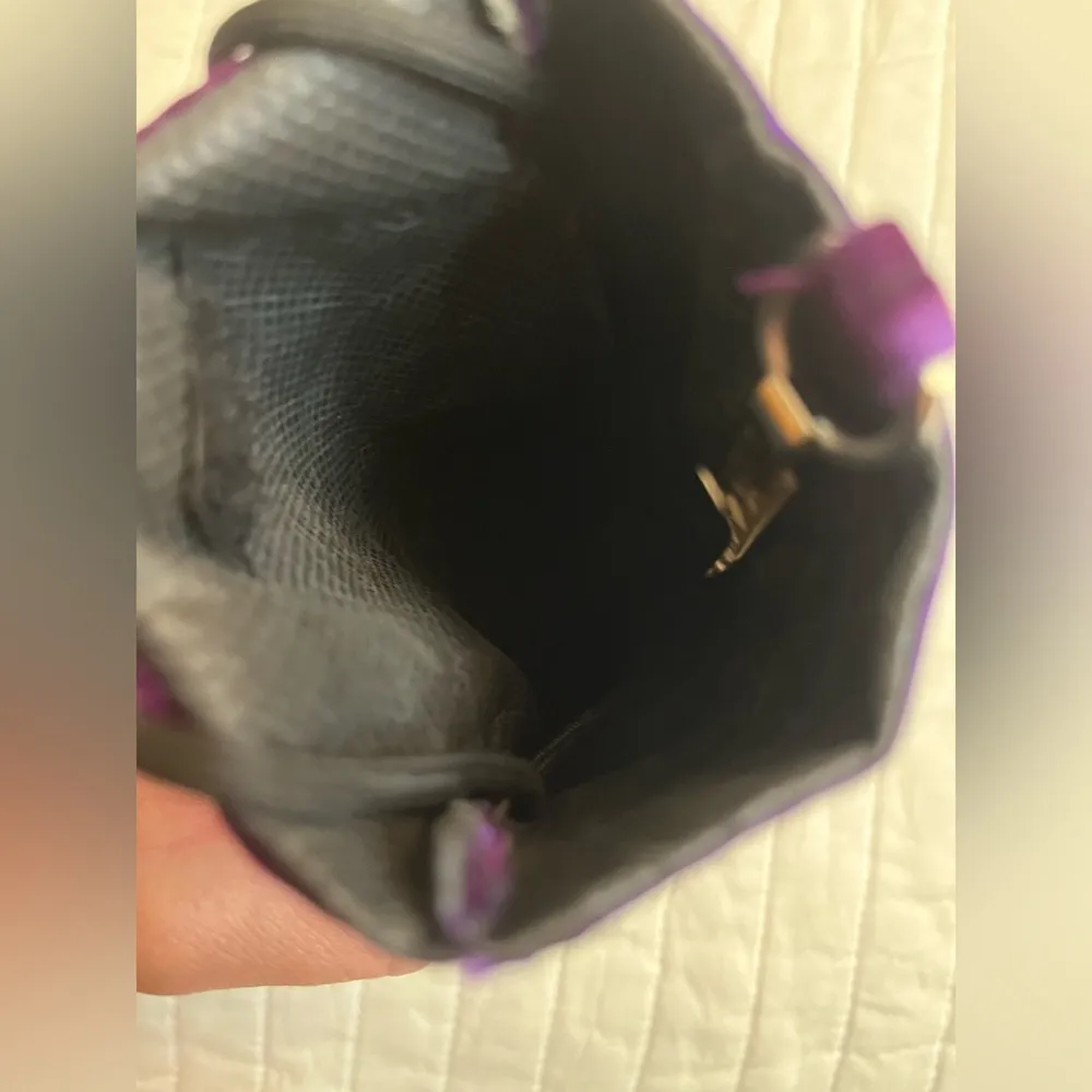 Handmade embroidered small elephant purse - Image 4