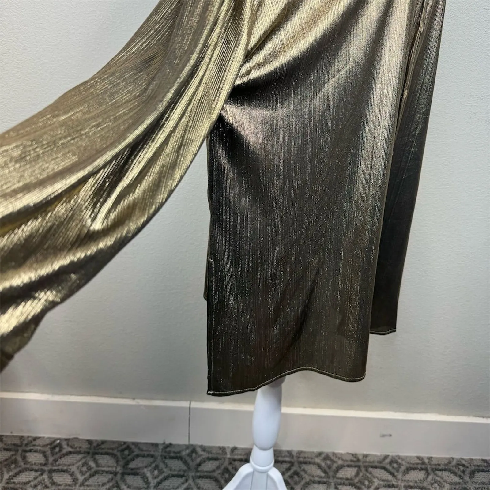 Umgee Women's Gold Button Down Blouse‎ Long Sleeve Size L Casual - Image 3