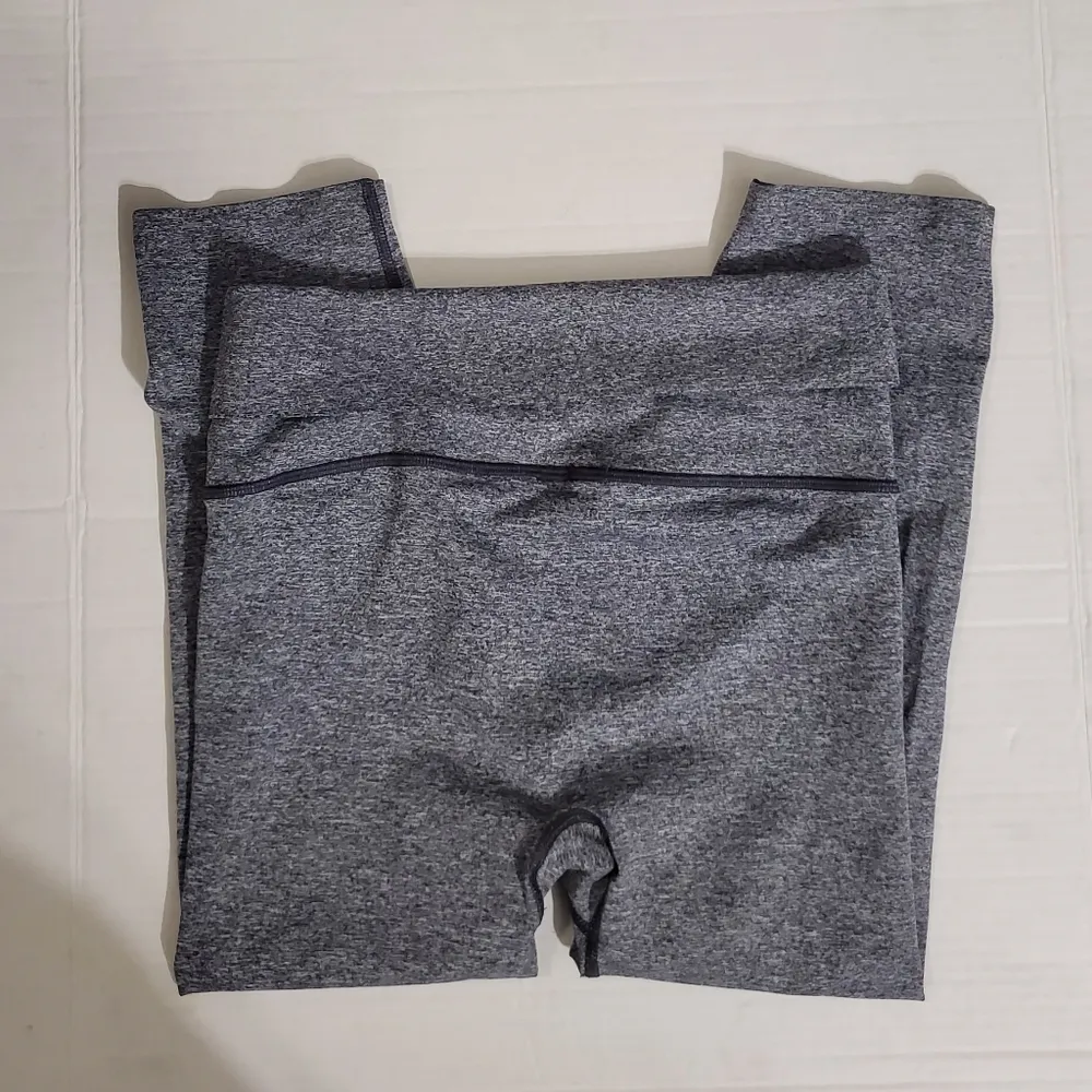 Victoria's Secret PINK Gray Cropped Yoga Pants S - Image 6
