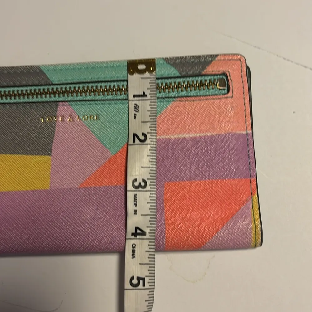 LOVE & LORE TRAVEL WALLET COLORFUL GEOMETRIC DESIGN 2 SNAP CLOSURES Green - Image 12