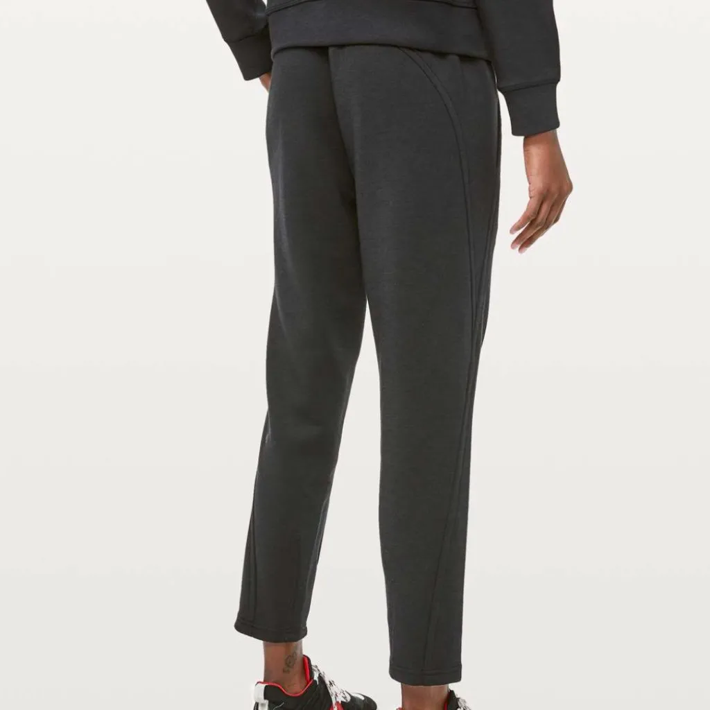 Lululemon Jogger Sweatpants city sleek 24.5" womens Black (size 4) athleisure - Image 4