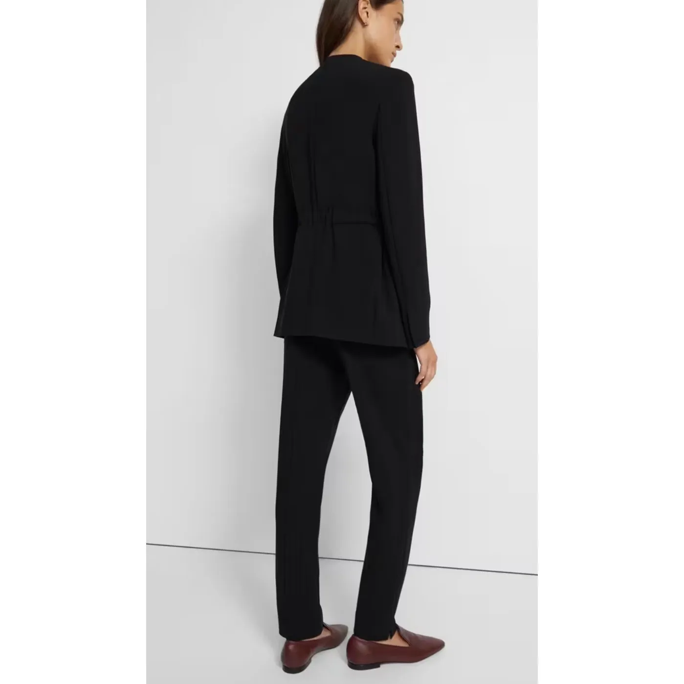 Theory Waist-Tab Jacket in Crepe Blazer in black career - Image 4