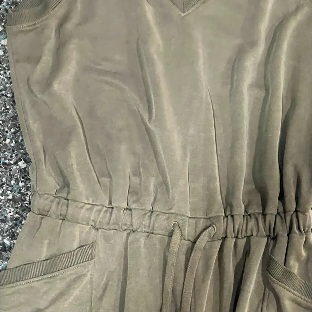 Lou & Grey Olive Sleeveless Vneck Pants Romper Tie Waist Sz XS - Image 3