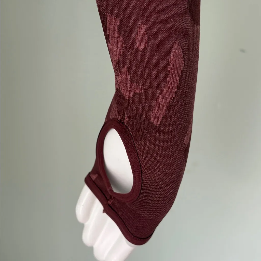 Gymshark Camo Crop Top - Image 3