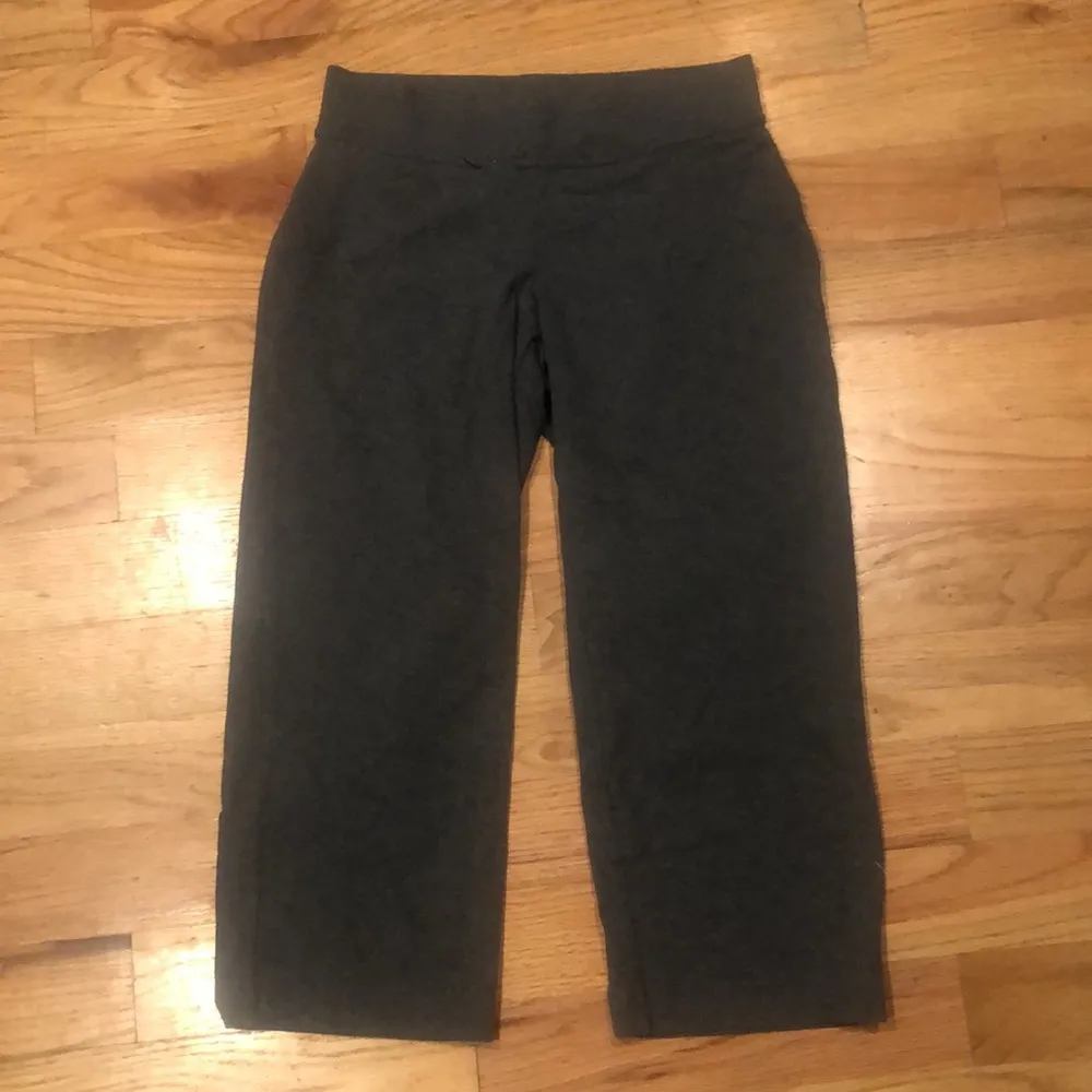 Lands End Gray Starfish Crop Pants in Small - Image 54