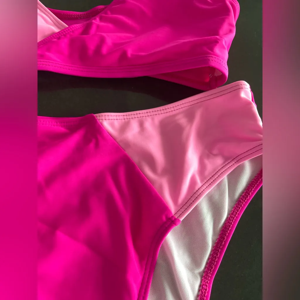 NWOT 2 PIECES SWIM SUIT IN 2 SHADES OF PINK M Size M - Image 4