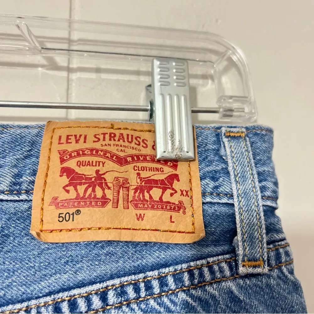 Levis 501 Womens Jeans Button Fly Blue Jeans Size 27x32 - Image 8
