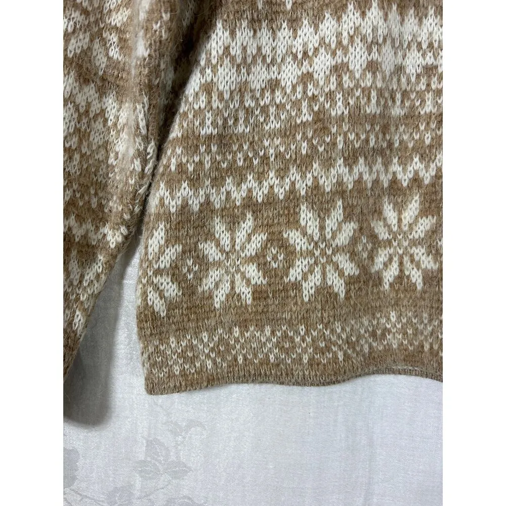 Sweater Vintage Medium Tan White Cropped Snowflakes USA Made Arielle - Image 2