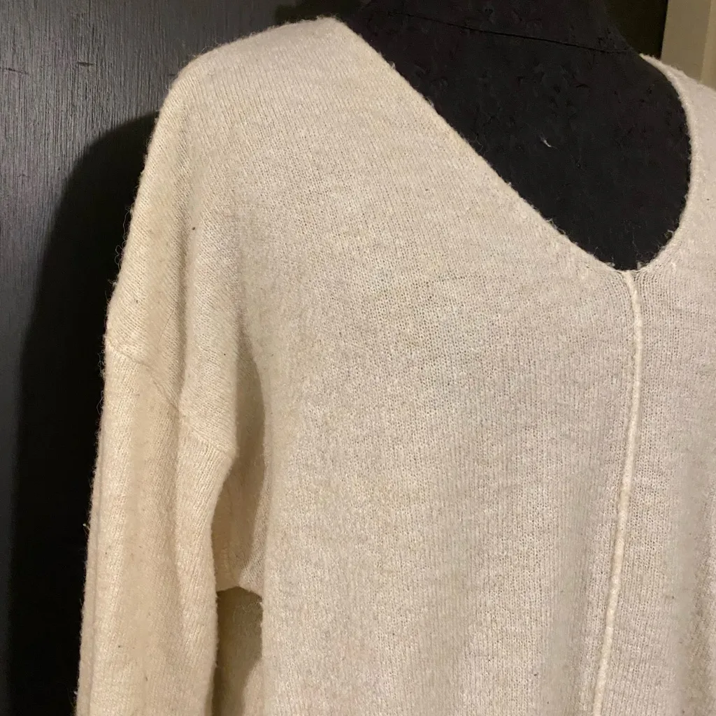 H&m Wool Blend Cream White V Neck Sweater - Image 2