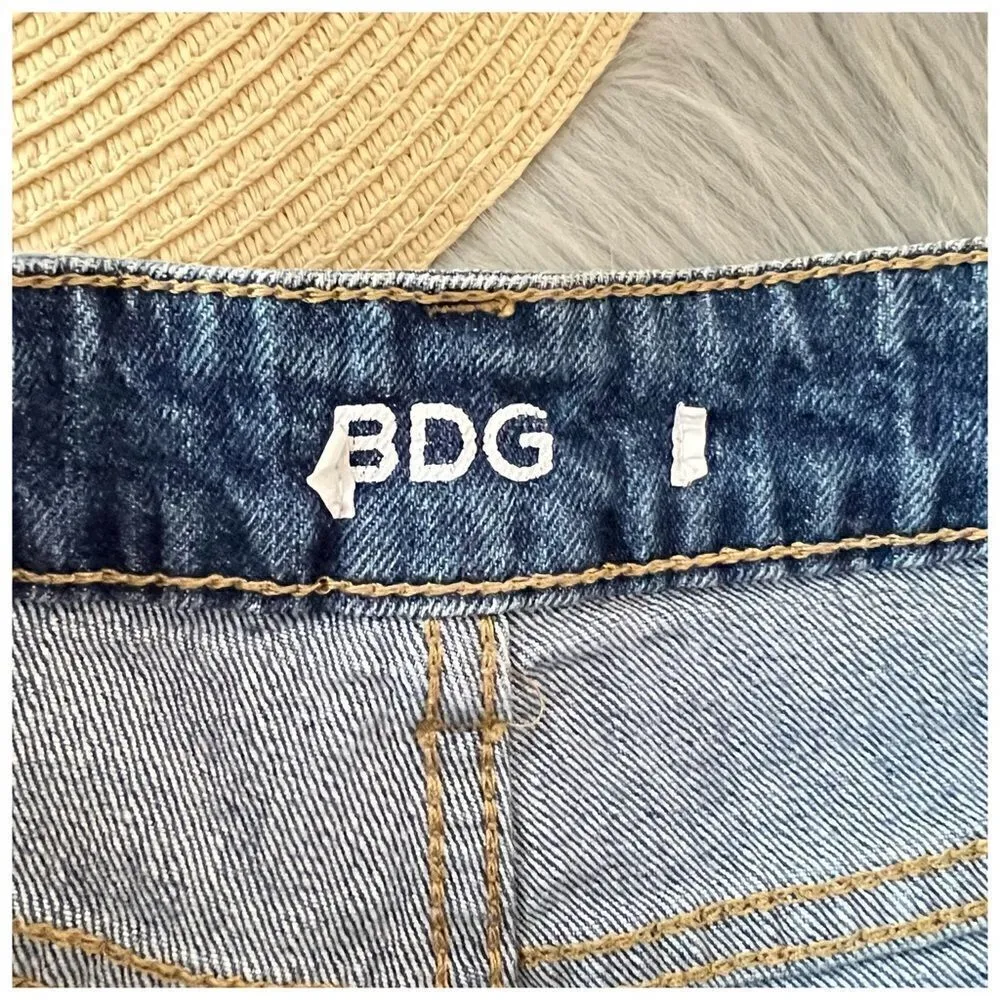 Urban Outfitters BDG Mid Rise Denim Jean Shorts Sz 24 - Image 8