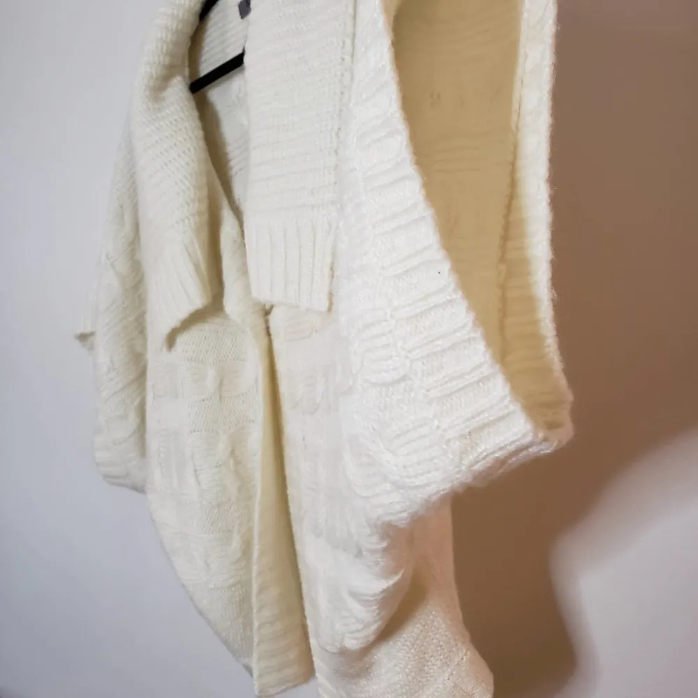 Buffalo David Bitton Chunky Cable Knit Shrug Cardigan Cape Sweater Sz Medium (M) - Image 3