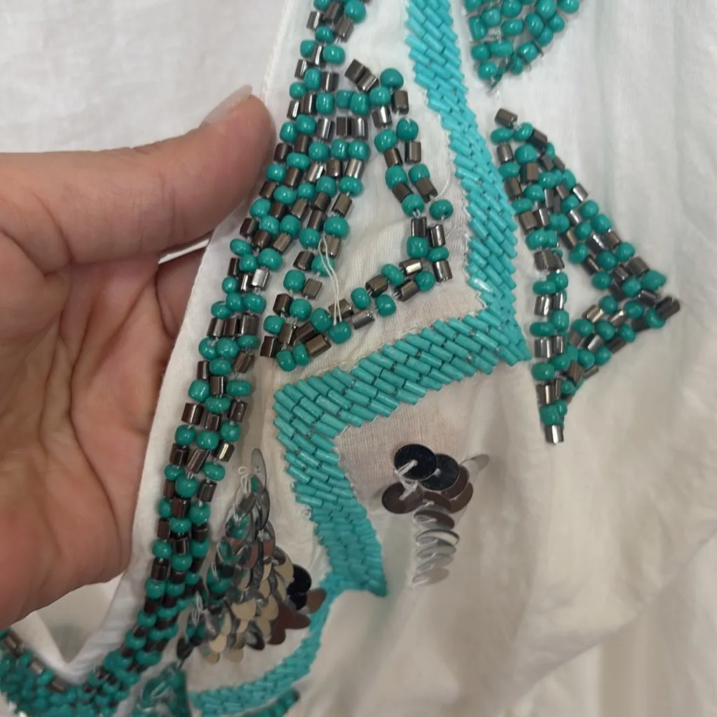 Embroidered V - Image 7