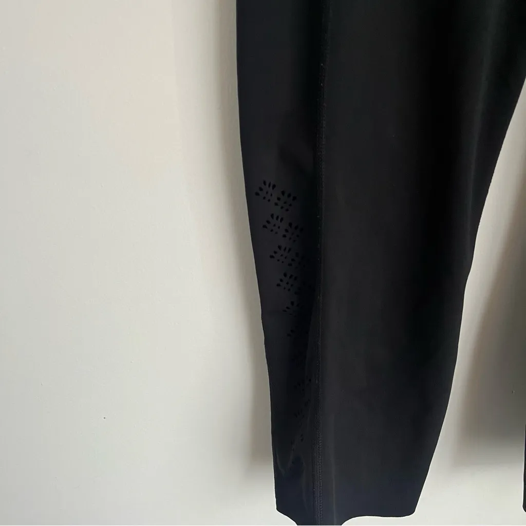 Tangerine Black Cropped Athletic Leggings Size Medium - Image 3