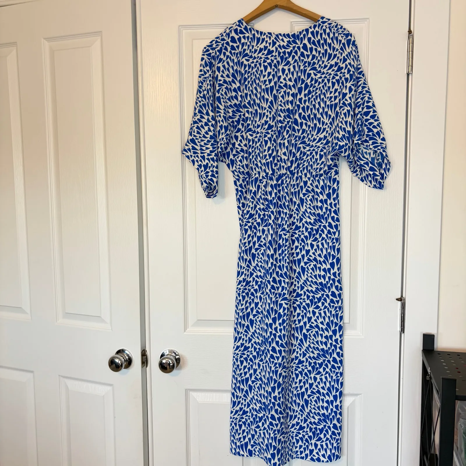 RaphaEl womens short sleeve white with blue hearts V neck maxi dress. Size S. - Image 2