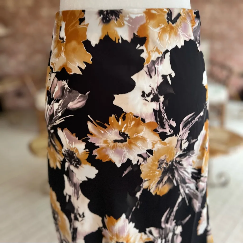 NWT Gracia Skirt Midi Floral Satin Fishtail Black Print A-Line Size 8 Flowy Chic - Image 12
