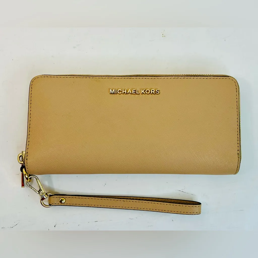 Michael Kors Jet Set Continental Wristlet Wallet in Beige Saffiano Leather - Image 2