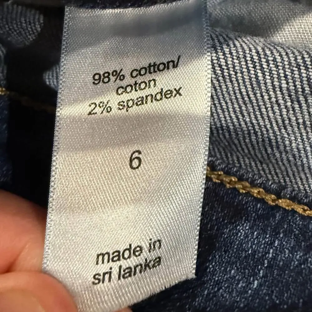 Maurice’s Denim Jean High Rise Shorts Womens 6 Dark Blue Wash Distressed Cut Off - Image 5