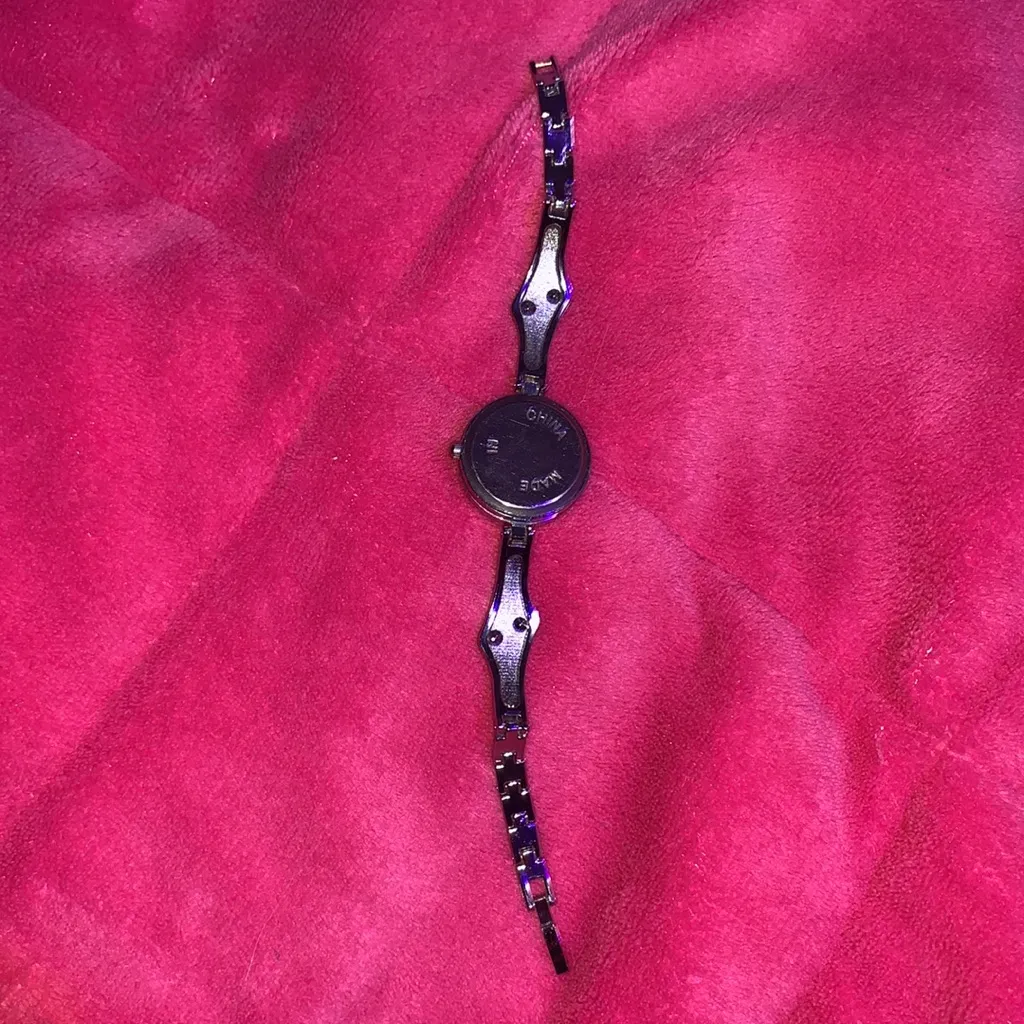 Quartz Crystal Watch Silver - Image 2