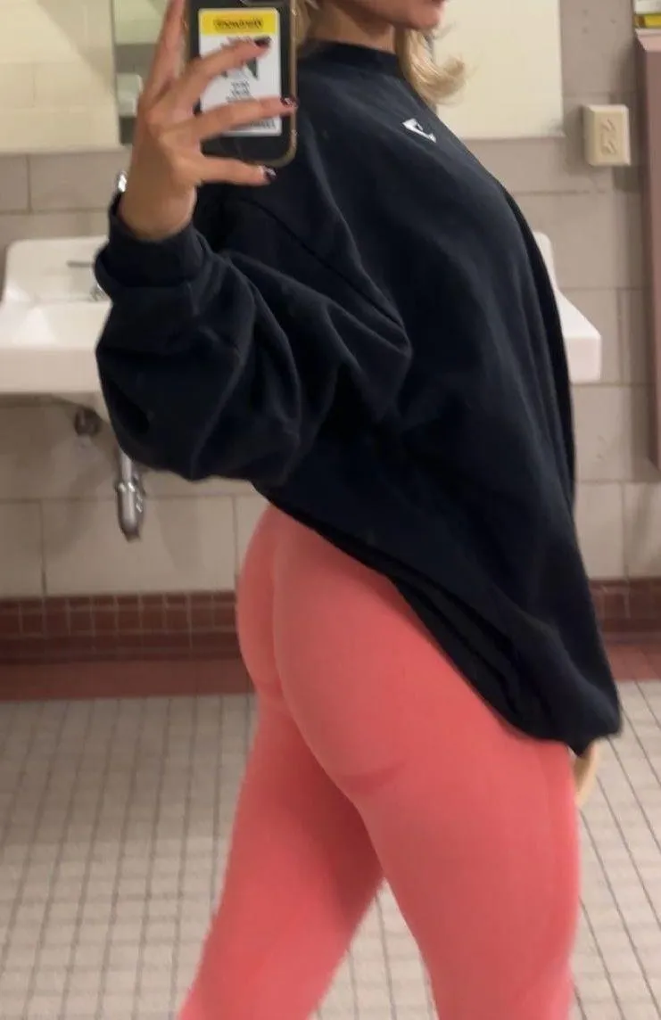 Seamless Contour Leggings - Image 5