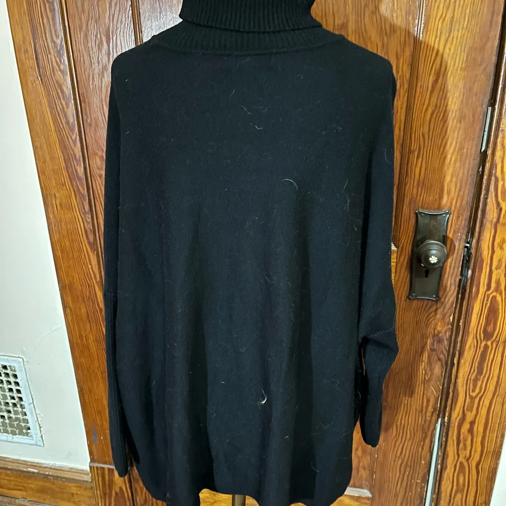 Jos. A. Bank Oversized Black Turtleneck Sweater - Image 5