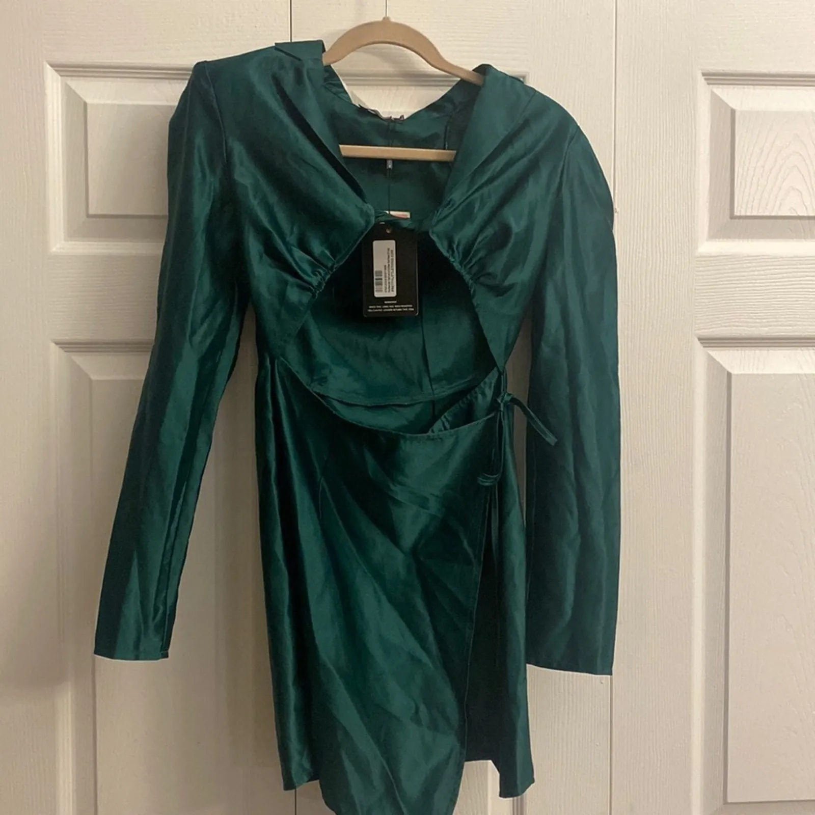 Pretty Little Thing Green Satin Twist Blazer Dress Size 8 Event NEW - Image 2