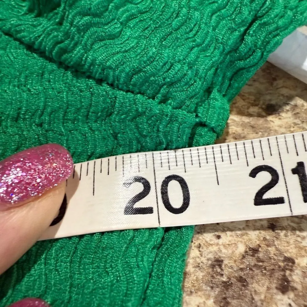 Shein Green Curve Crop Top Size 1X Large - Image 5