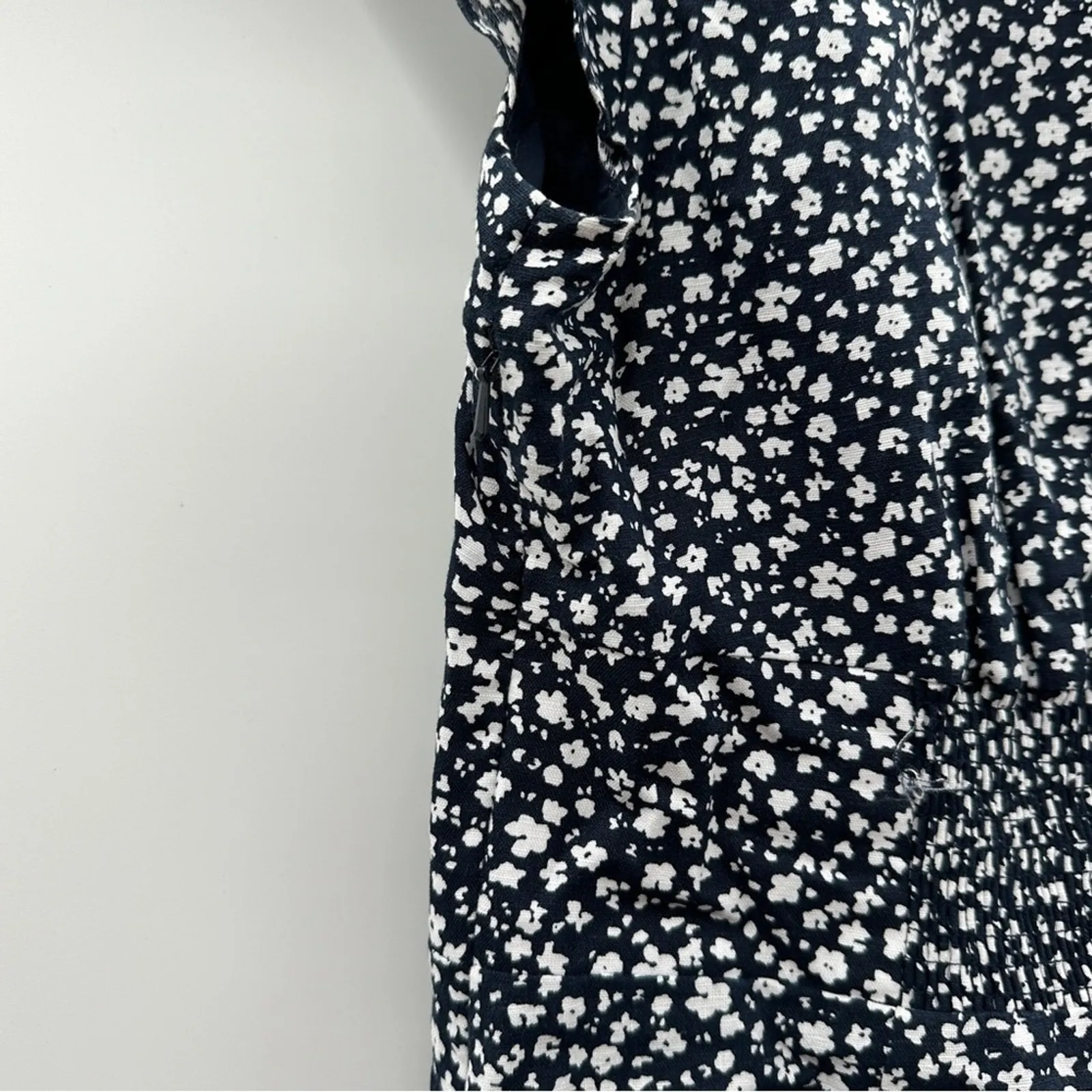 Banana Republic Navy Blue & White Ditsy Floral Print Short Sleeve Dress Size 6‎ - Image 5