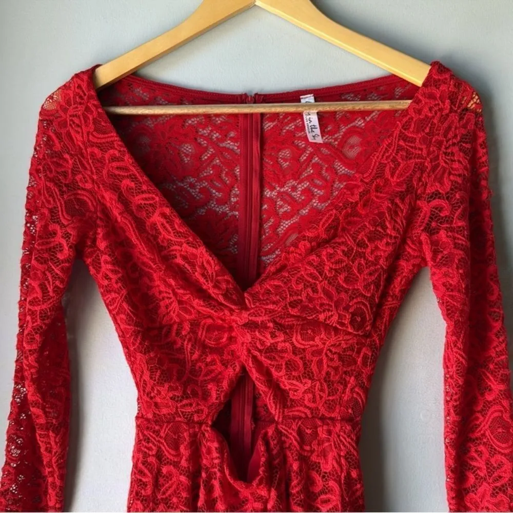 Lucy in the Sky Bodycon Dress Red Off Shoulder Lace Dress - Image 5