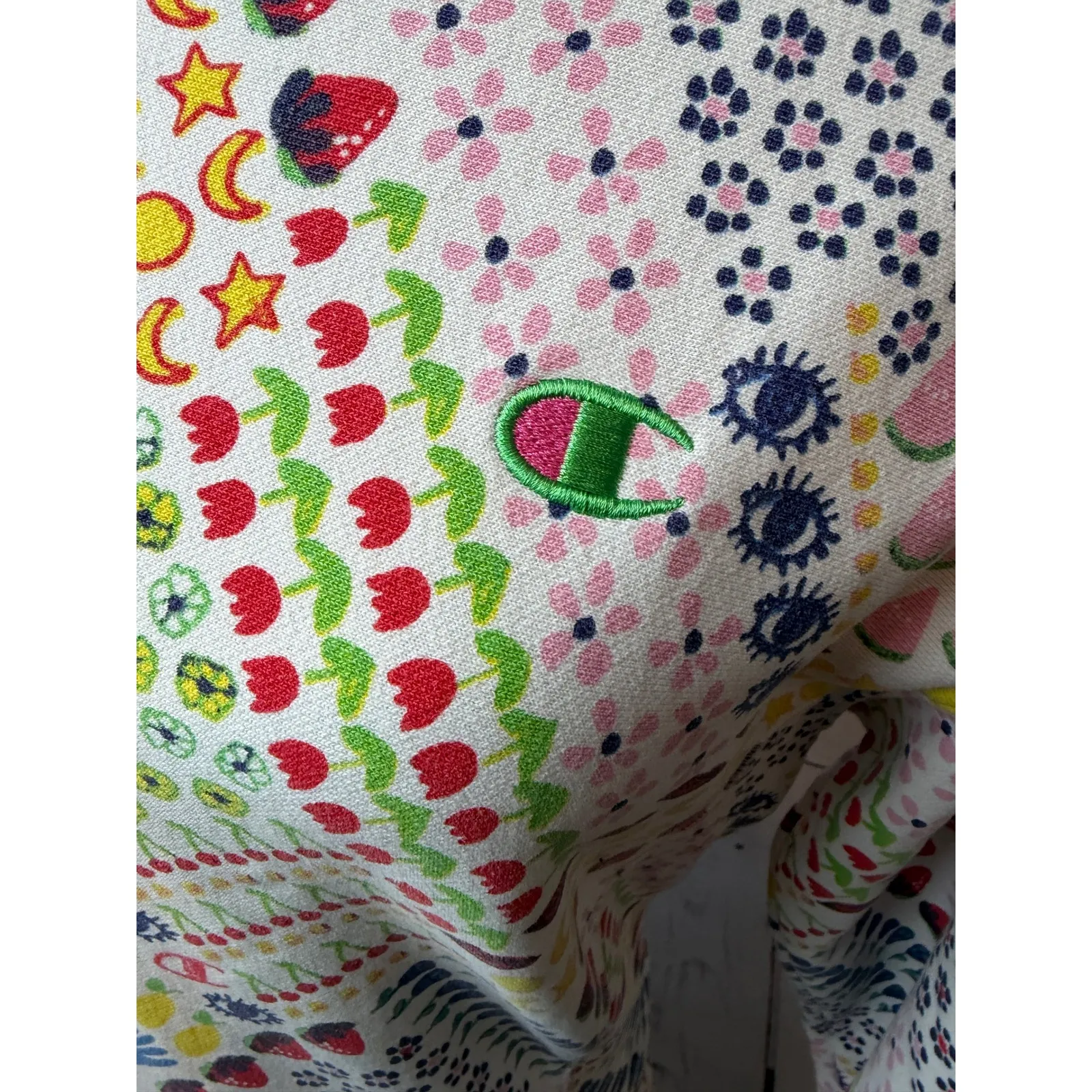 Champion Reverse Weave Sweatshirt Womens Small AOP Fruit Colorful Food Vintage - Image 5