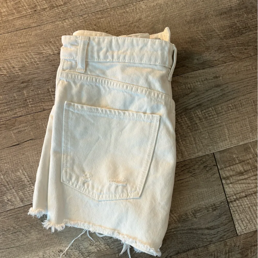 ZARA  white shorts - Image 3