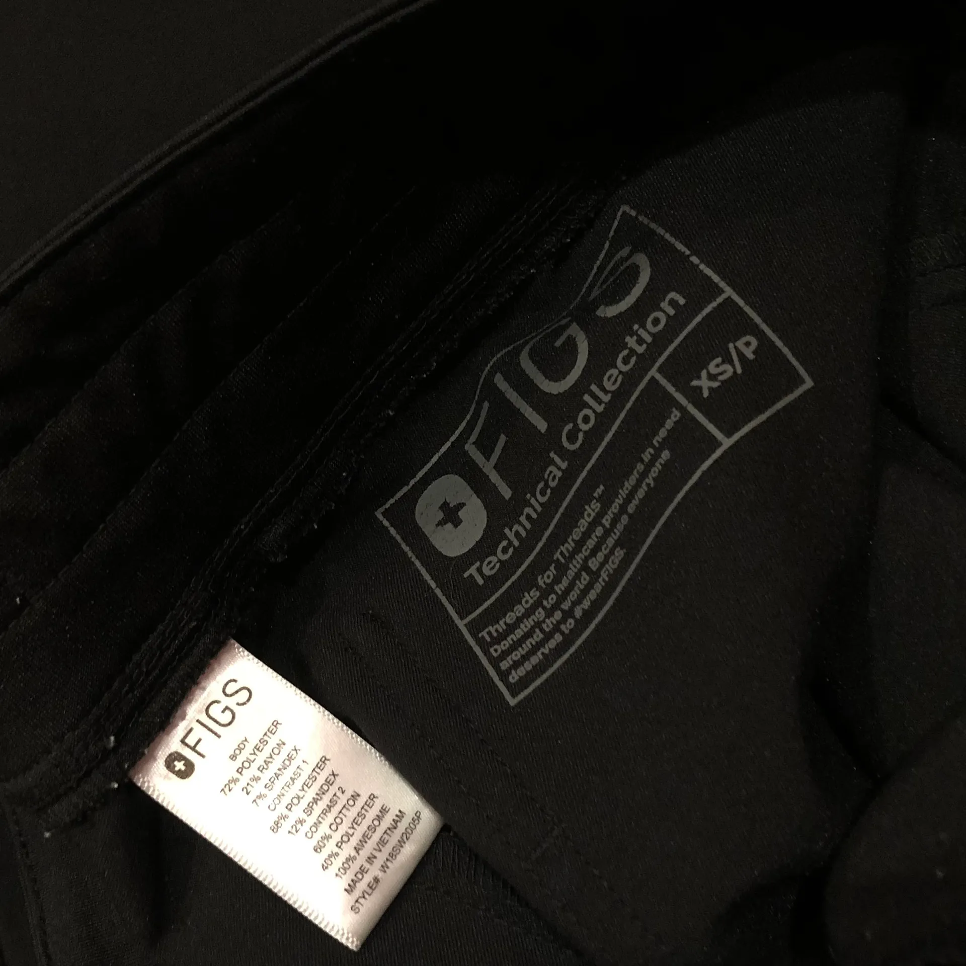 FIGS Technical Collection Zamora Jogger Casma Top Scrubs Set Black XS - Image 9