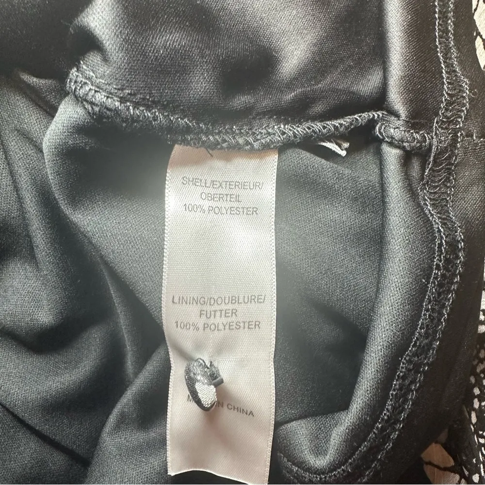 Adrianna Papell Cowl Neck Long Sleeve. Size: XL. Black and White. - Image 6