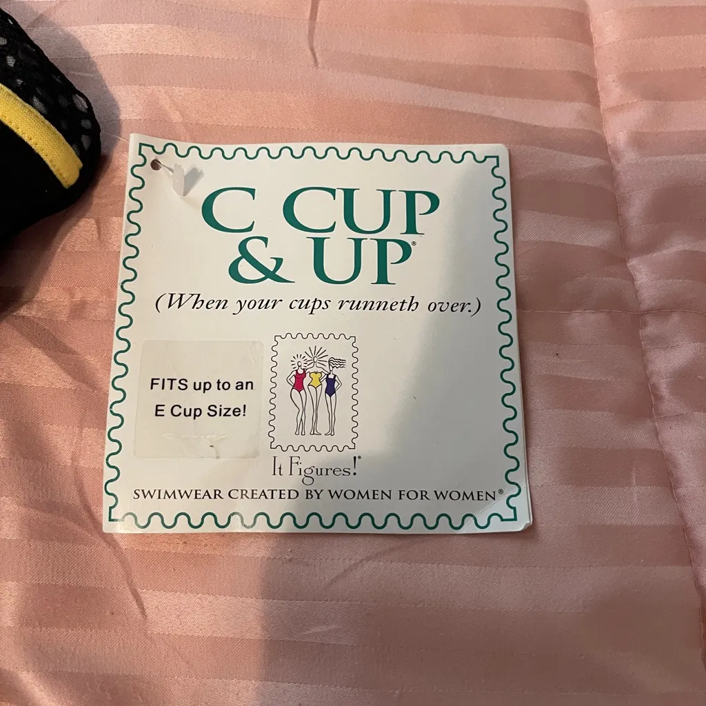 It Figures! NWT black/yellow full coverage one piece swimsuit. Size 18. Black - Image 3