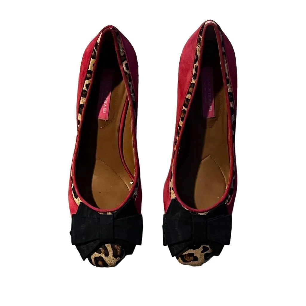 Isaac Mizrahi NY Women's Red Suede Leopard Print Pumps Size 7.5 Bow Detail - Image 3