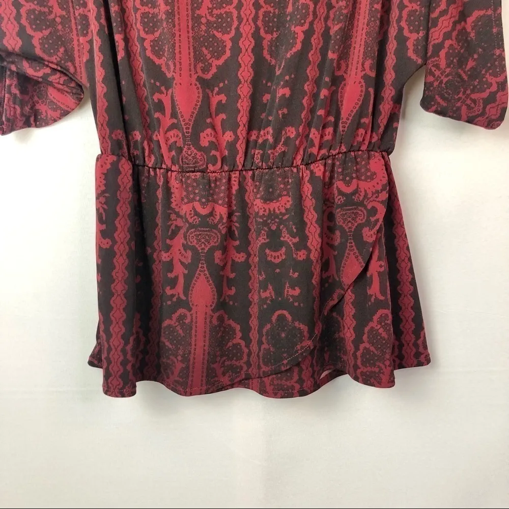 Jennifer Lopez J. Lo Red & Black Printed Short Sleeve Blouse XS - Image 4