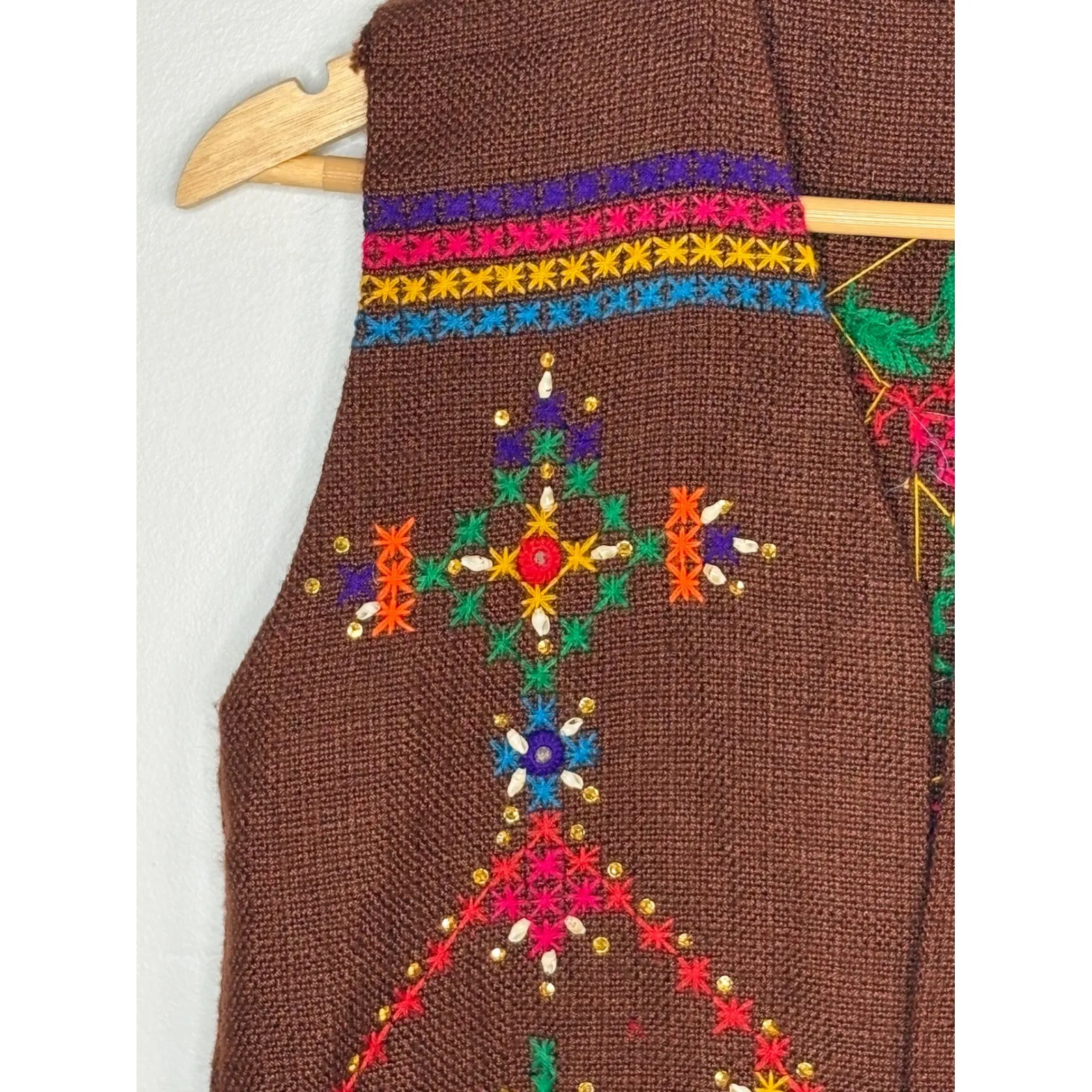 Vintage Hand Embroidered Brown Knit Vest Folk Art Bohemian Festival Fringe Small - Image 4