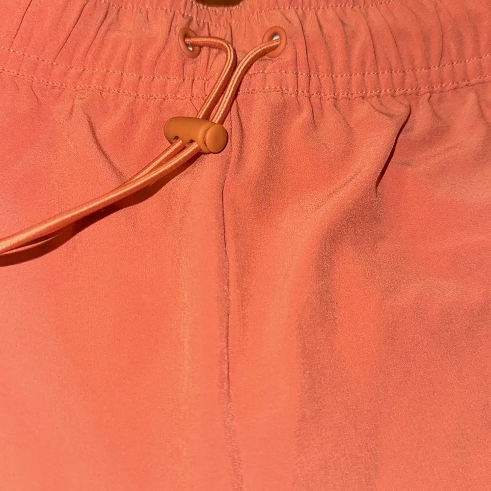 Gymshark Womens  Peach Earth Orange KK Fit Workout Athletic Shorts size médium - Image 5