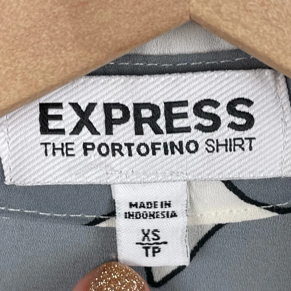 Express The Portofino Shirt Button Front Blouse Grey White Zebra Stripe Size XS - Image 4