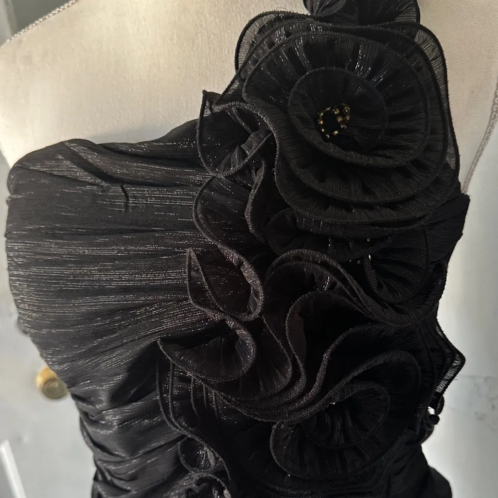 ENTRY  Black One-Shoulder Blouse - Image 8