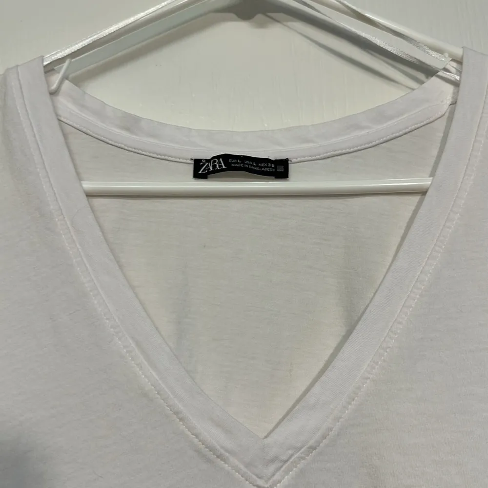 Zara Sleeveless White V-Neck Shirt Pullover Wide Open Sleeves Large EUC #7220 - Image 4