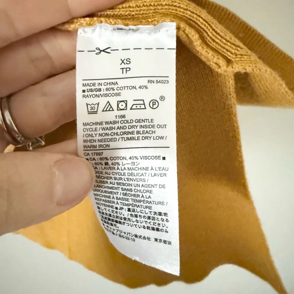 Bananas Republic Sweater Vest in Mustard Yellow Knit Size XS - Image 5