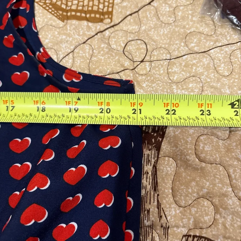 Cynthia Rowley Navy Blue Red Hearts with white shadowed hearts Tank Top Blouse. - Image 9