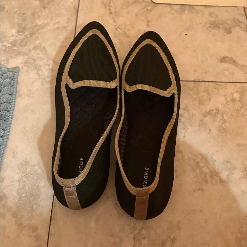 The Blackbird Flats in Black - Image 4