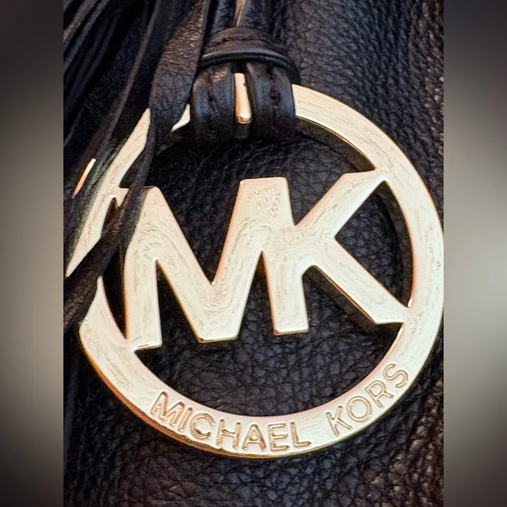 Michael Kors Ring Purse with Tassel and logo. NWOT Black - Image 3