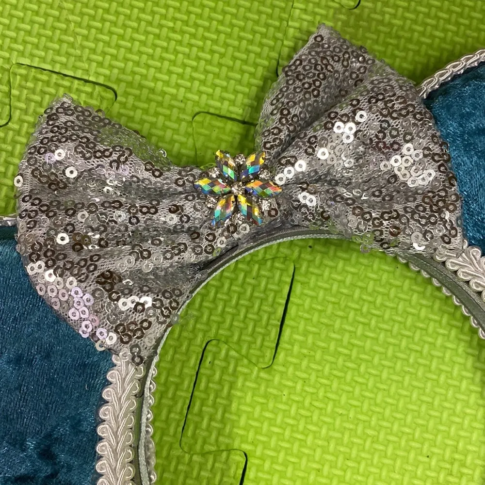 Disney’s Frozen Themed Minnie Ears with silver sequined bow - Image 2