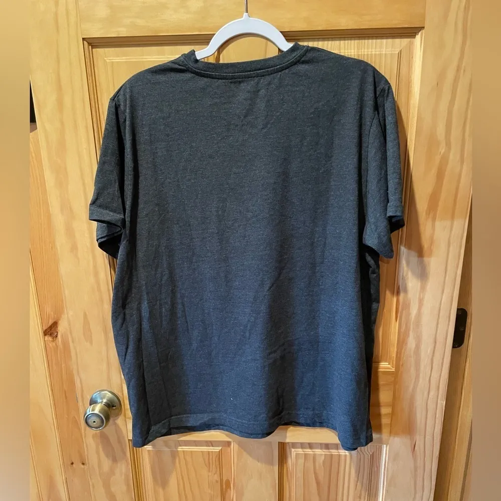 Lady Footlocker Women’s vneck t shirt gray Used good condition size 3xl - Image 2