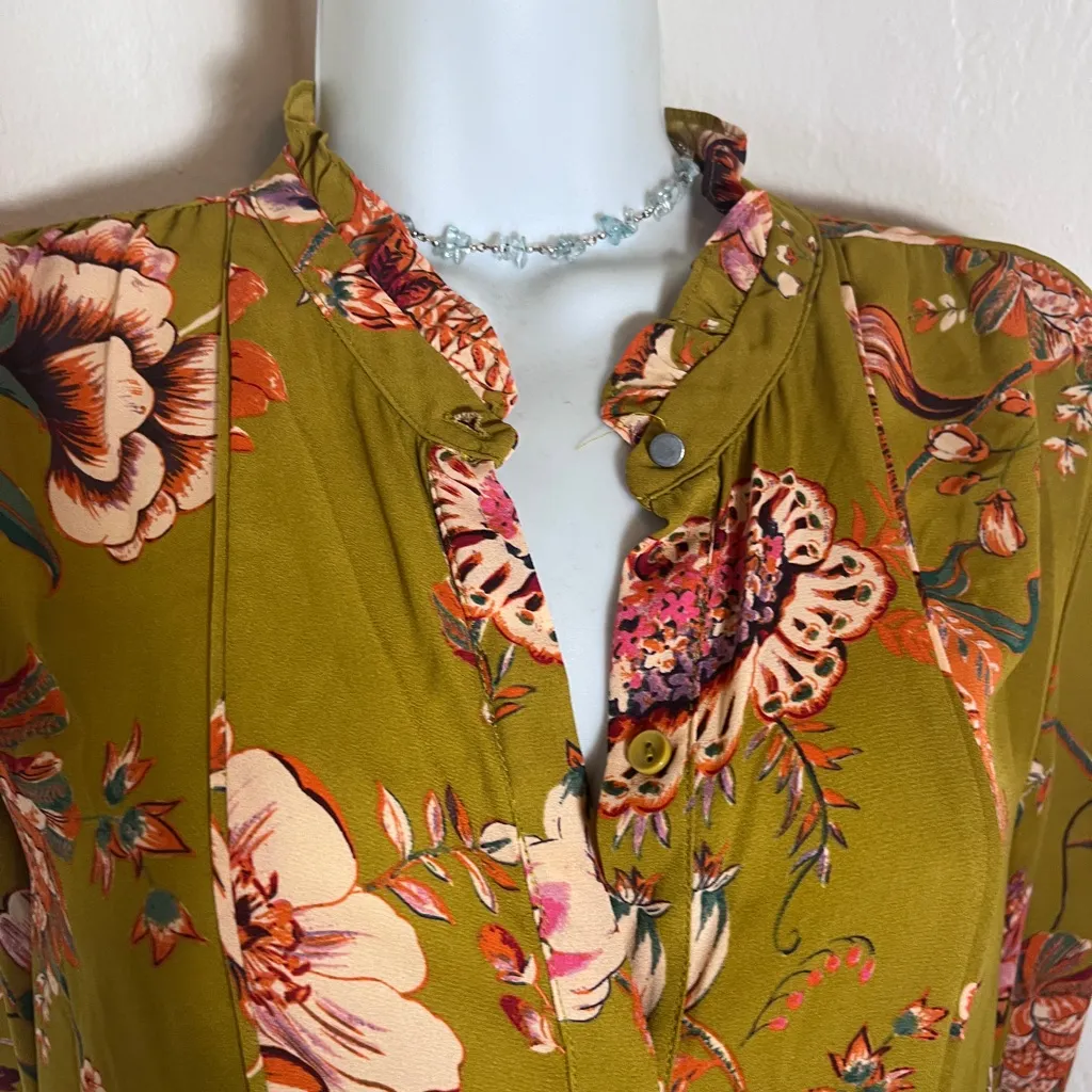 Gibson and Latimer Blouse Size Medium Floral Fall Button Down Green Orange - Image 5